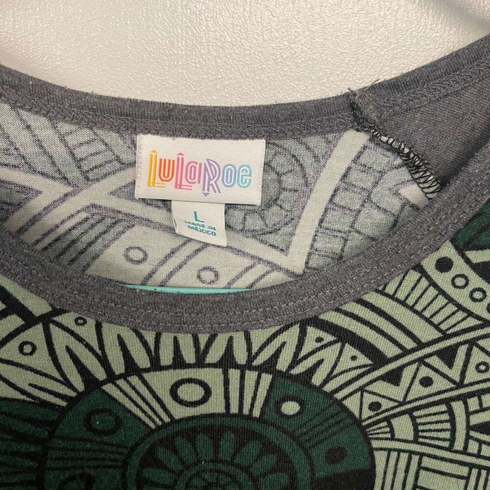 LULAROE RANDY TOP - Picture 2 of 6
